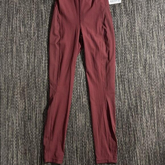 Lululemon Ribbed Nulux Skiing Bodysuit
Asia Fit - Picture 3 of 11